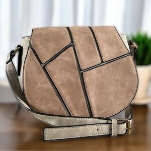 Beeline Beige Camel Geometric Vegan Leather Crossbody Bag Purse Gold Accent
